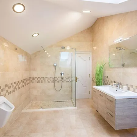 Paradise Heated Pool Near Sea Jacuzzi Sauna *