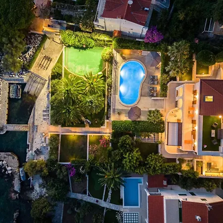 Paradise Heated Pool Near Sea Jacuzzi Sauna *